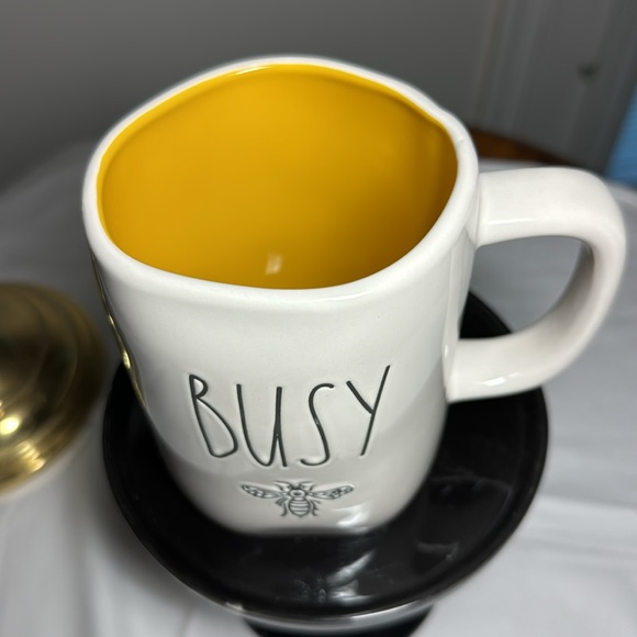 Rae Dunn Busy 🐝 figure coffee/tea mug - Picture 2 of 6